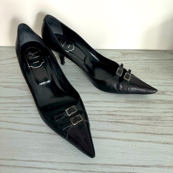 Roger Vivier Black Kitten Heel Pumps Size In very good
